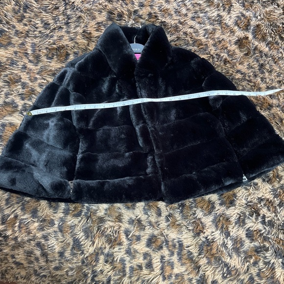 Betsey Johnson Black Faux Fur Cape - Picture 8 of 8